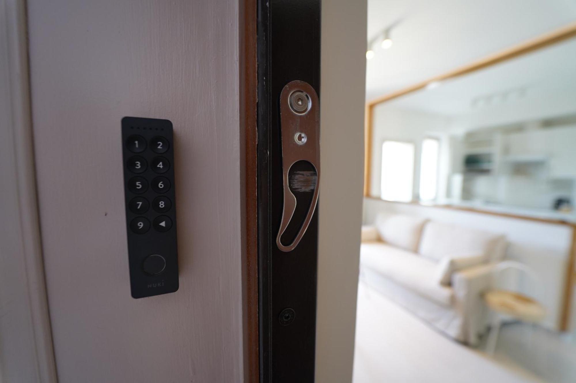 Ritz Salerno Apartment Bagian luar foto